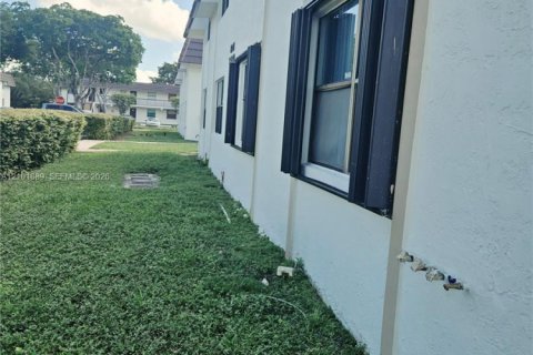 Copropriété à louer à Miami, Floride: 2 chambres, 69.68 m2 № 2404231 - photo 11