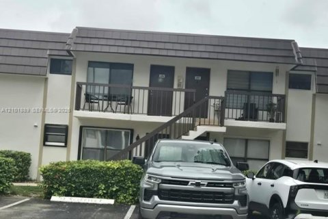Copropriété à louer à Miami, Floride: 2 chambres, 69.68 m2 № 2404231 - photo 2