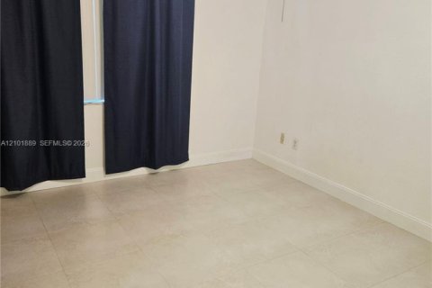 Copropriété à louer à Miami, Floride: 2 chambres, 69.68 m2 № 2404231 - photo 15