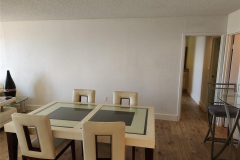 Condominio en alquiler en Daytona Beach, Florida, 2 dormitorios, 112.41 m2 № 1908186 - foto 11