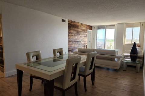 Condominio en alquiler en Daytona Beach, Florida, 2 dormitorios, 112.41 m2 № 1908186 - foto 12