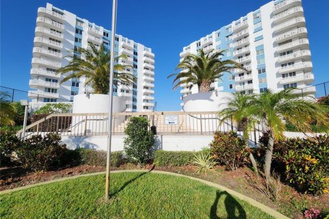 Condominio en alquiler en Daytona Beach, Florida, 2 dormitorios, 112.41 m2 № 1908186 - foto 1