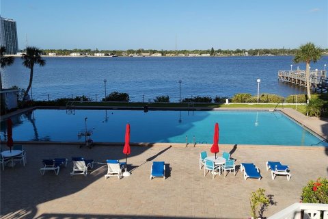 Condominio en alquiler en Daytona Beach, Florida, 2 dormitorios, 112.41 m2 № 1908186 - foto 4