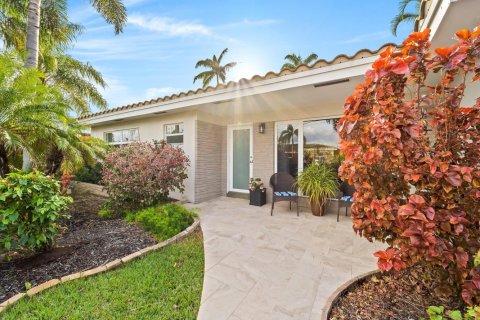 Casa en alquiler en Oakland Park, Florida, 2 dormitorios, 143.07 m2 № 1009490 - foto 1