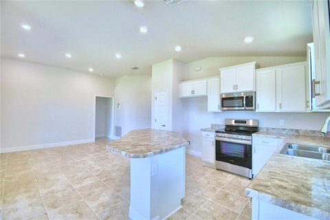House in MAGNOLIA PARK in Haines City, Florida 3 bedrooms, 140.47 sq.m. № 1257651 - photo 22