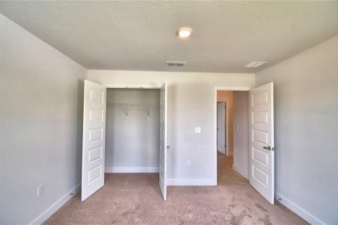 House in MAGNOLIA PARK in Haines City, Florida 3 bedrooms, 140.47 sq.m. № 1257651 - photo 7