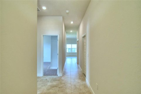 House in MAGNOLIA PARK in Haines City, Florida 3 bedrooms, 140.47 sq.m. № 1257651 - photo 2