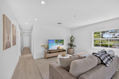 Villa ou maison à vendre à West Palm Beach, Floride: 4 chambres, 184.5 m2 № 2190161 - photo 6