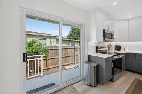 Villa ou maison à vendre à West Palm Beach, Floride: 4 chambres, 184.5 m2 № 2190161 - photo 14