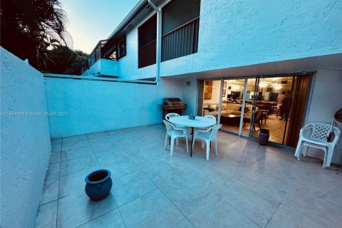 Townhouse in Aventura, Florida 3 bedrooms, 160.07 sq.m. № 1840739 - photo 11