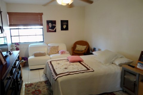 Townhouse in Aventura, Florida 3 bedrooms, 160.07 sq.m. № 1840739 - photo 24