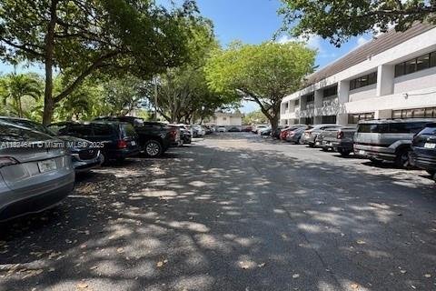 Immobilier commercial à vendre à Miami, Floride № 1920803 - photo 12