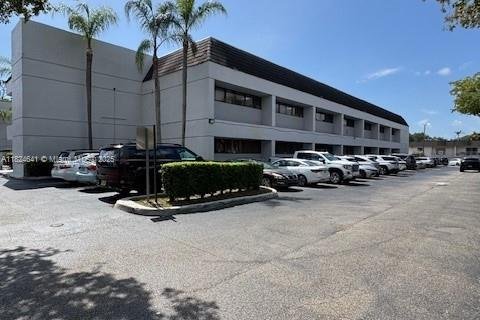 Immobilier commercial à vendre à Miami, Floride № 1920803 - photo 6