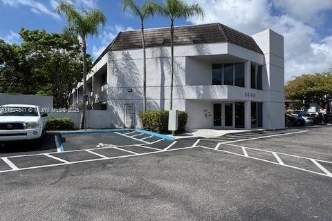 Immobilier commercial à vendre à Miami, Floride № 1920803 - photo 2