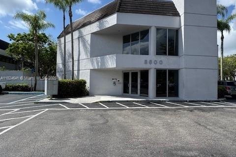 Immobilier commercial à vendre à Miami, Floride № 1920803 - photo 1