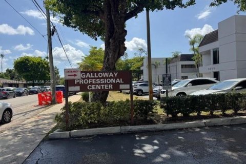 Immobilier commercial à vendre à Miami, Floride № 1920803 - photo 11