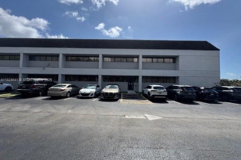 Immobilier commercial à vendre à Miami, Floride № 1920803 - photo 9