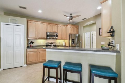 House in New Port Richey, Florida 5 bedrooms, 263.01 sq.m. № 1829330 - photo 12