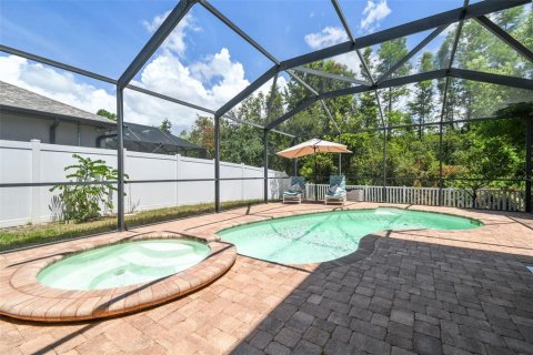 House in New Port Richey, Florida 5 bedrooms, 263.01 sq.m. № 1829330 - photo 3