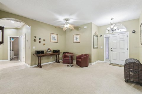 House in New Port Richey, Florida 5 bedrooms, 263.01 sq.m. № 1829330 - photo 9