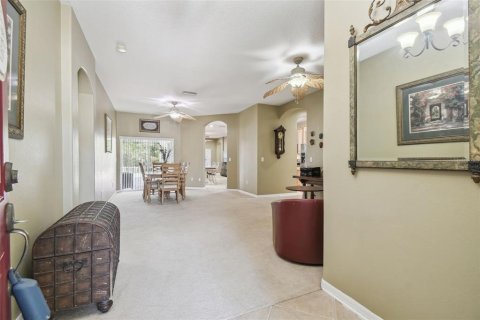 House in New Port Richey, Florida 5 bedrooms, 263.01 sq.m. № 1829330 - photo 8