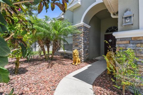 House in New Port Richey, Florida 5 bedrooms, 263.01 sq.m. № 1829330 - photo 6