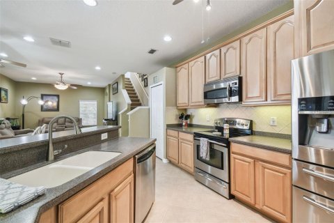 House in New Port Richey, Florida 5 bedrooms, 263.01 sq.m. № 1829330 - photo 13