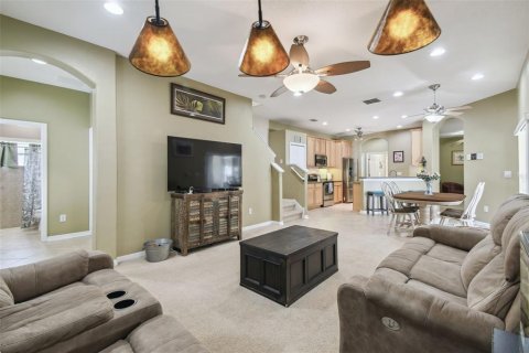 House in New Port Richey, Florida 5 bedrooms, 263.01 sq.m. № 1829330 - photo 17