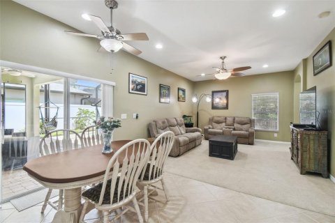House in New Port Richey, Florida 5 bedrooms, 263.01 sq.m. № 1829330 - photo 15