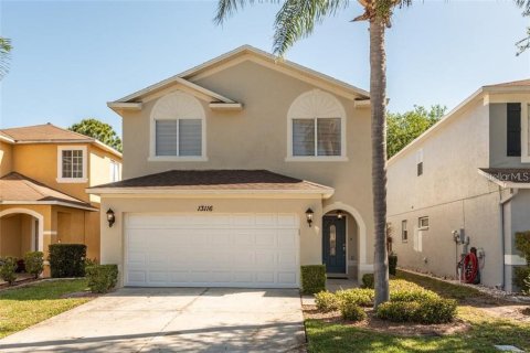 Villa ou maison à Riverview, Floride 4 chambres, 197.88 m2 № 2341867