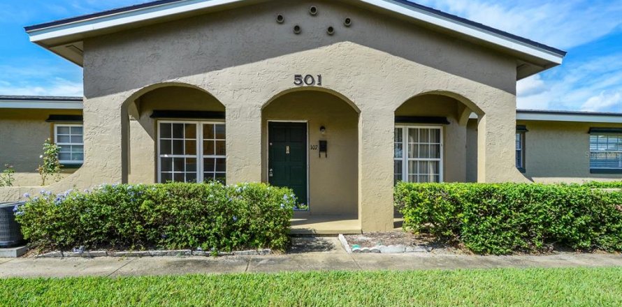 Condominio en Casselberry, Florida, 1 dormitorio  № 1903841