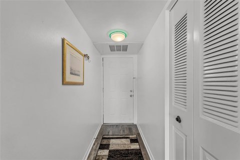 Condo in Ormond Beach, Florida, 2 bedrooms  № 1884147 - photo 5