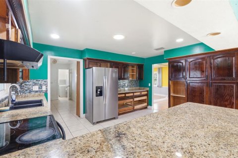 Villa ou maison à vendre à Brandon, Floride: 5 chambres, 206.8 m2 № 2239115 - photo 24