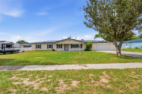 Villa ou maison à vendre à Brandon, Floride: 5 chambres, 206.8 m2 № 2239115 - photo 2