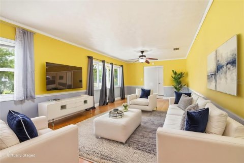 Villa ou maison à vendre à Brandon, Floride: 5 chambres, 206.8 m2 № 2239115 - photo 10