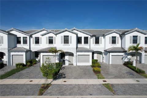 Touwnhouse à vendre à Homestead, Floride: 3 chambres, 157.47 m2 № 1874531 - photo 1