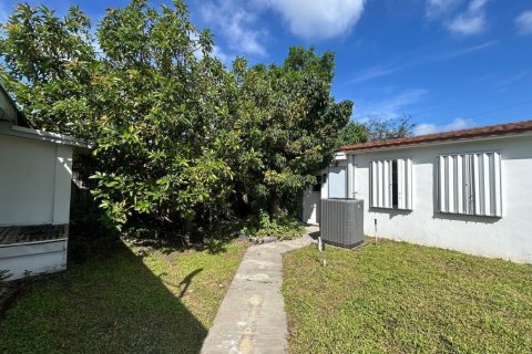 Apartment in Dania Beach, Florida 1 bedroom, 46.45 sq.m. № 2394811 - photo 11