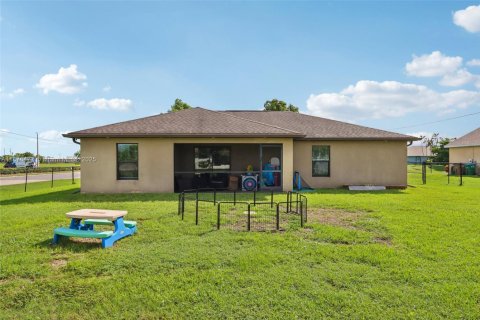 Casa en venta en Cape Coral, Florida, 3 dormitorios № 1927864 - foto 29