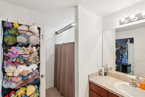 Casa en venta en Cape Coral, Florida, 3 dormitorios № 1927864 - foto 17
