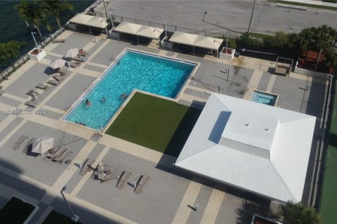 Снять в аренду кондоминиум в Майами, Флорида 1 спальня, 71.35м2, № 1992508 - фото 8