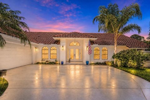 House in Jupiter, Florida 3 bedrooms, 211.54 sq.m. № 2246489