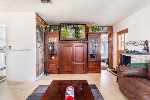 House in West Park, Florida 4 bedrooms, 120.77 sq.m. № 1491458 - photo 9