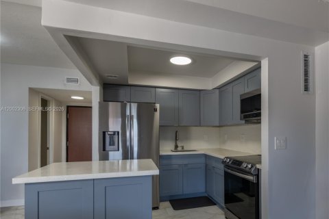 Купить кондоминиум в Майами, Флорида 2 спальни, 89м2, № 2069331 - фото 3