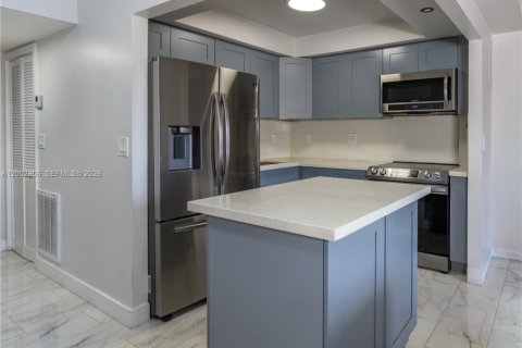 Купить кондоминиум в Майами, Флорида 2 спальни, 89м2, № 2069331 - фото 8