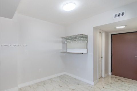 Купить кондоминиум в Майами, Флорида 2 спальни, 89м2, № 2069331 - фото 9