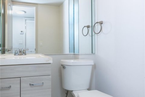 Купить кондоминиум в Майами, Флорида 2 спальни, 89м2, № 2069331 - фото 16