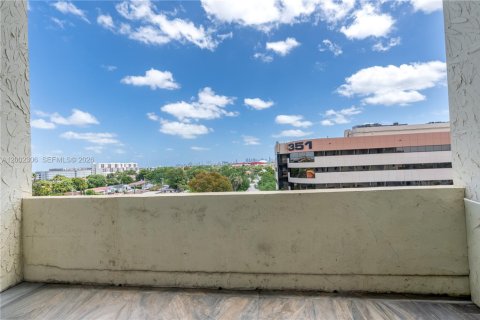 Купить кондоминиум в Майами, Флорида 2 спальни, 89м2, № 2069331 - фото 12