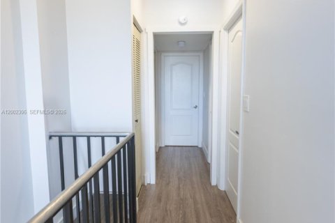 Купить кондоминиум в Майами, Флорида 2 спальни, 89м2, № 2069331 - фото 10