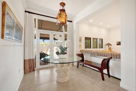 Casa en venta en Miami, Florida, 4 dormitorios, 182.74 m2 № 2029065 - foto 3