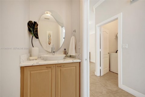 Casa en venta en Miami, Florida, 4 dormitorios, 182.74 m2 № 2029065 - foto 15